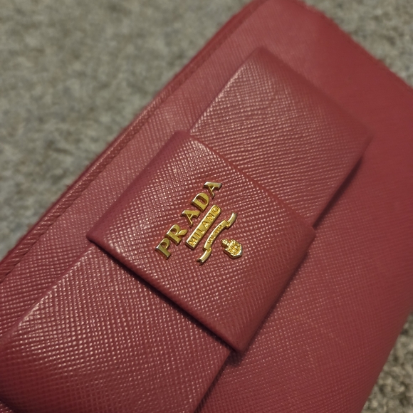 Prada Wallet - Picture 4 of 16